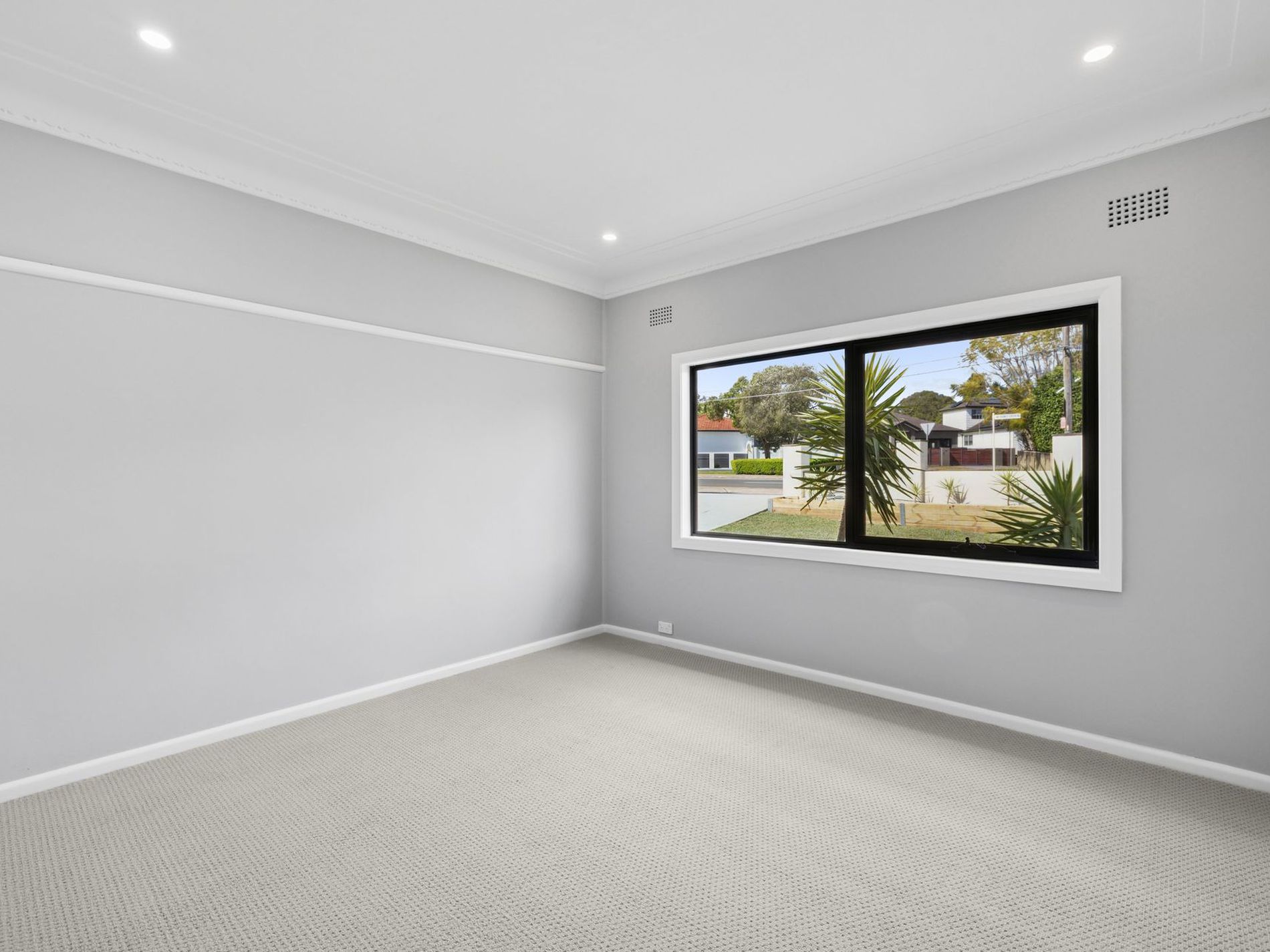 76 Stoney Creek Road, Beverly Hills