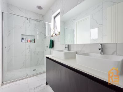 4 Terry Street, Doreen