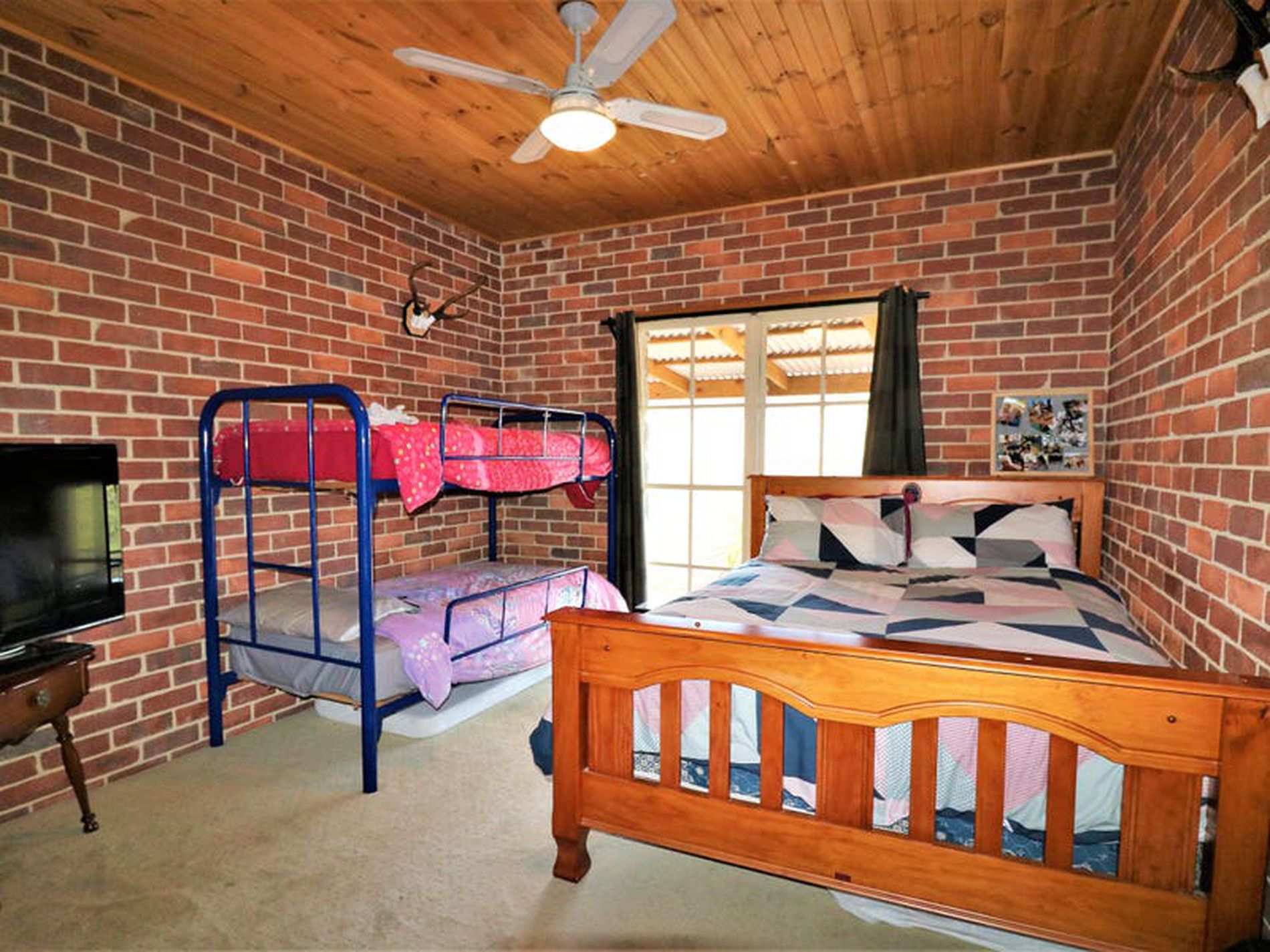 285 Cowles Rd, Northwood