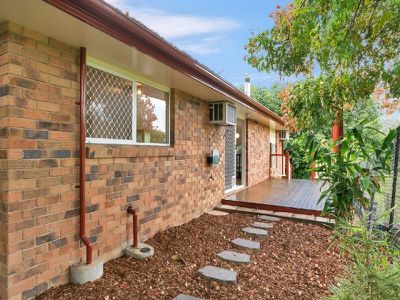 1 McDougall Close, Silkstone