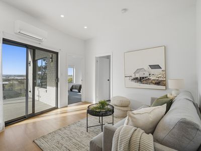 2 / 20B Frances Street, Bridport