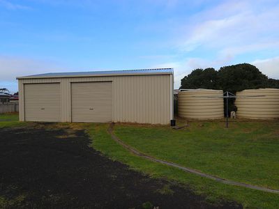 2 Holland Court, Allendale East
