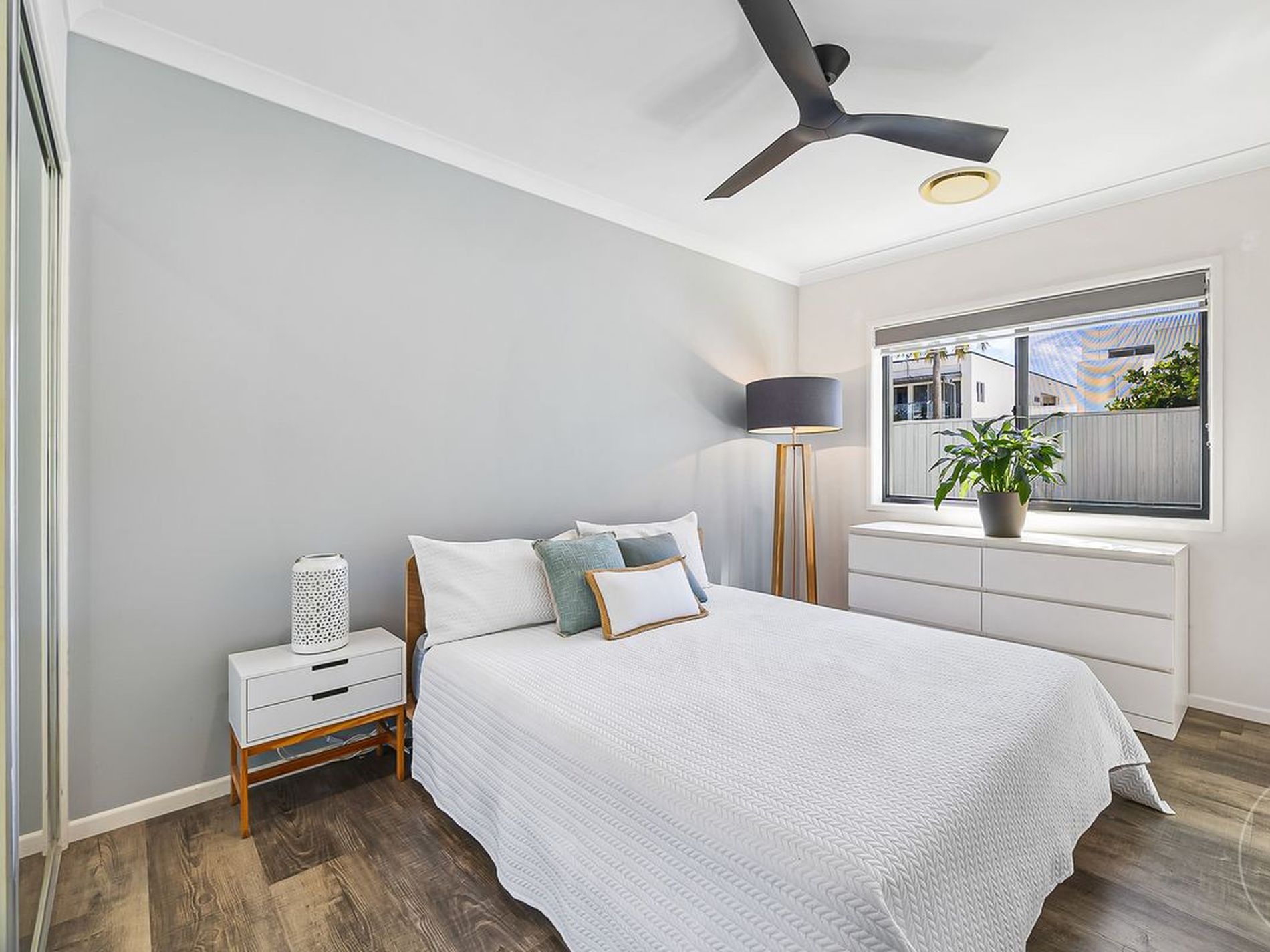 6 Melos Place, Parrearra