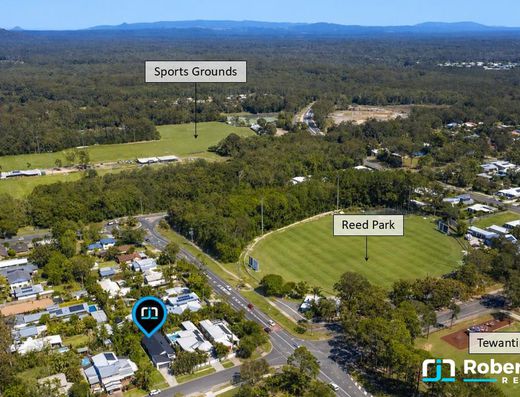 Immaculate Home with Side Access & Short Walk to Town image 26