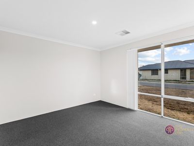 8 Ballyronan Road, Maddington