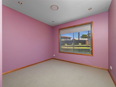 8 Weymouth Road, Lake Tabourie