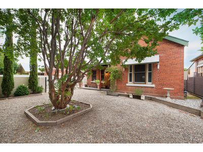 715 Young Street, Albury