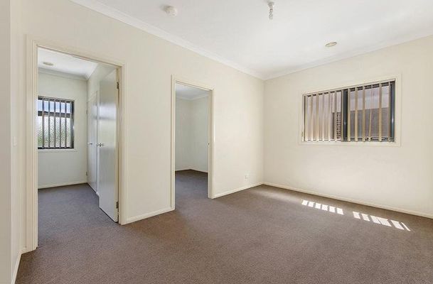70 Hamilton Hume Parade, Craigieburn