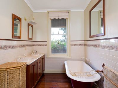 84 Varden Street, Piccadilly