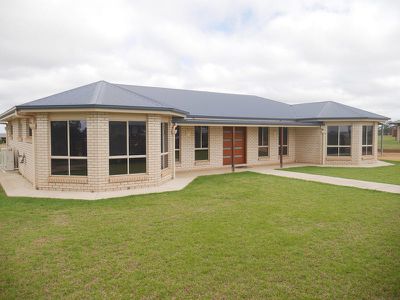 106-108 Rosella Parade, Kingaroy