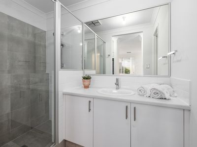 13 Egrove Lane, Piara Waters