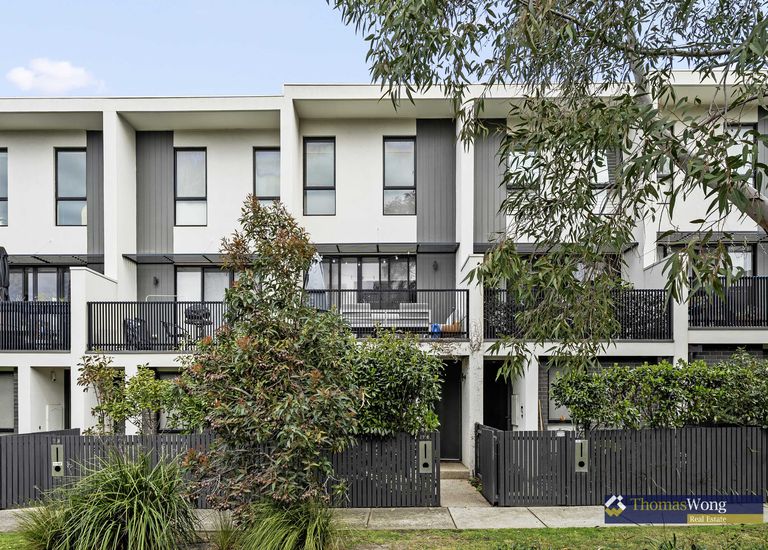 76 Central Park Walk, Cheltenham