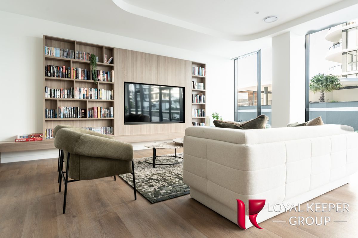 2301 / 10 Sickle Avenue, Hope Island