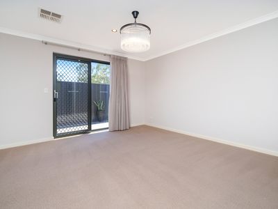 13 Denmark Loop, South Guildford
