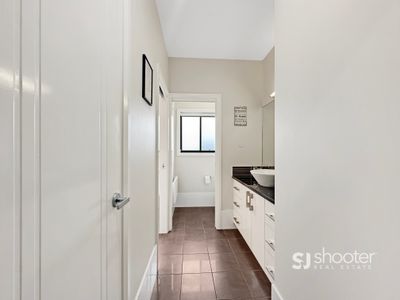 6 Crossroads Drive, Dubbo