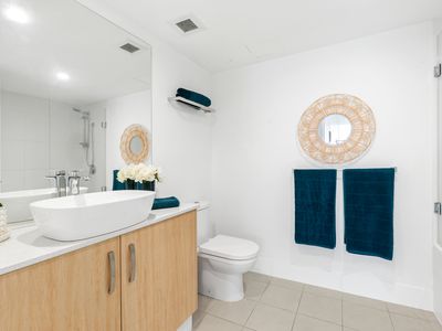 1402 / 41 Labrador Street, Labrador