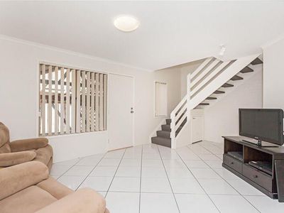 6 / 4 Fermont Street, Underwood