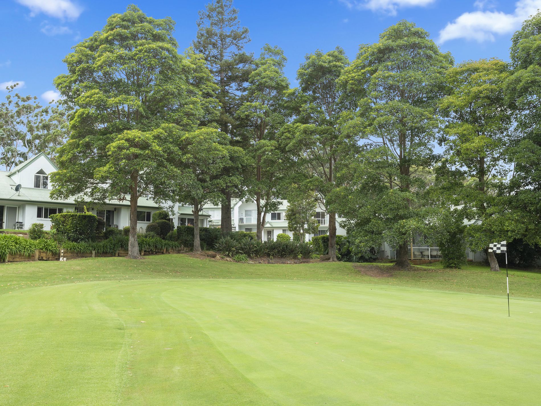 9 / 13 Augusta Place, Mollymook Beach