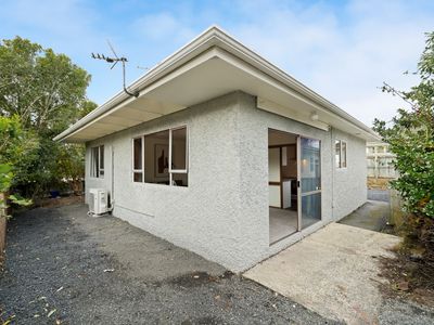 B / 352 Pine Hill Road, Liberton