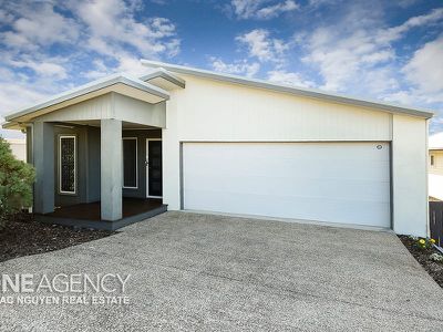 48 Lakes Entrance Dr, Springfield Lakes