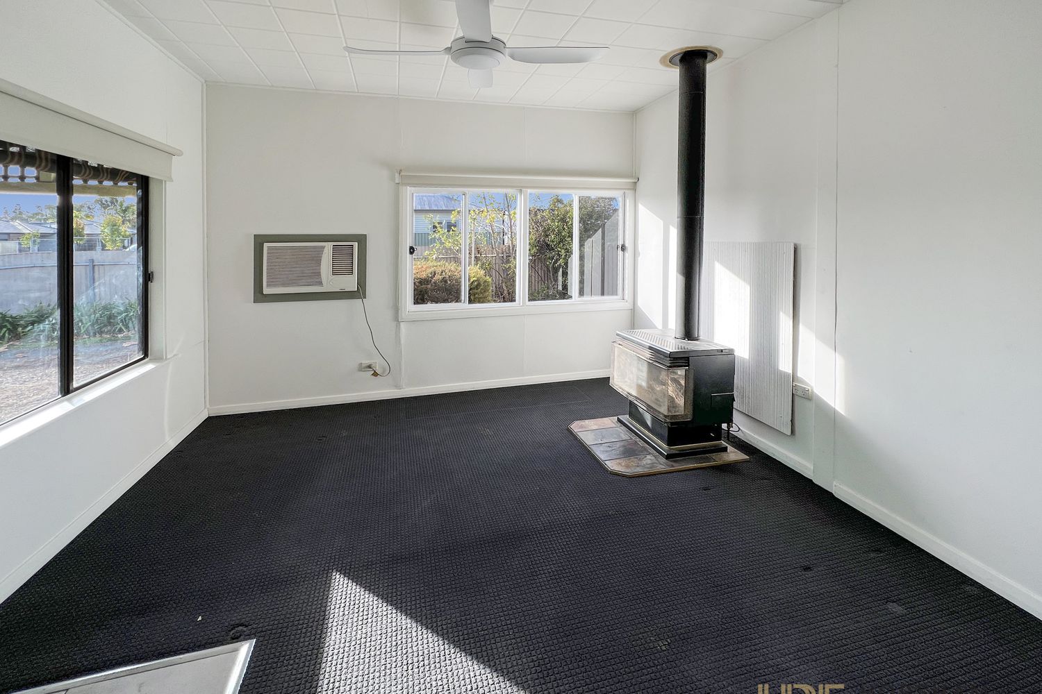 22  River Road , Horsham