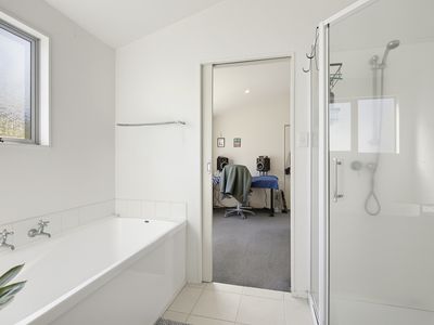 96B Lyall Parade, Lyall Bay