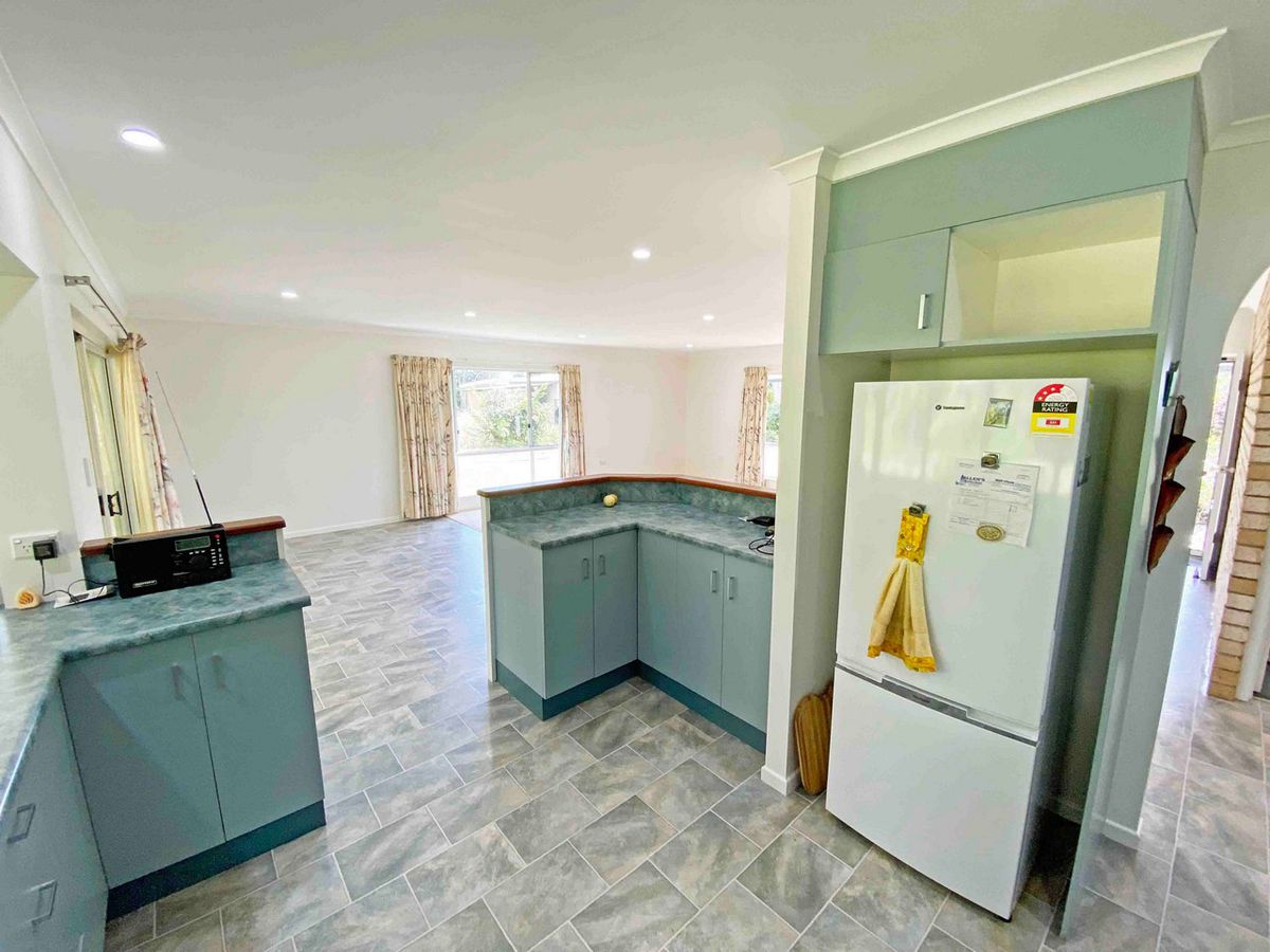 22 Panoramic Drive, Atherton