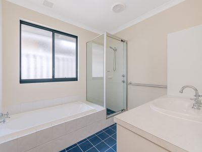 7 Verona Cres, Falcon