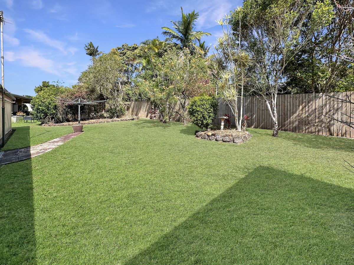 21 Crouch Avenue, Atherton