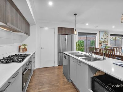 23 Leeson Street, Officer South