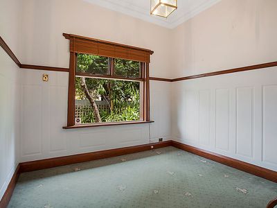 9 Cross Road, Kingswood