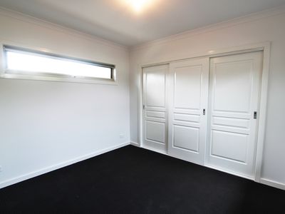 2 / 4 Kalimna Avenue, Mulgrave