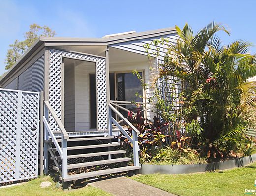Furnished villa in lovely complex. Short term lease until end April 2026. image 1