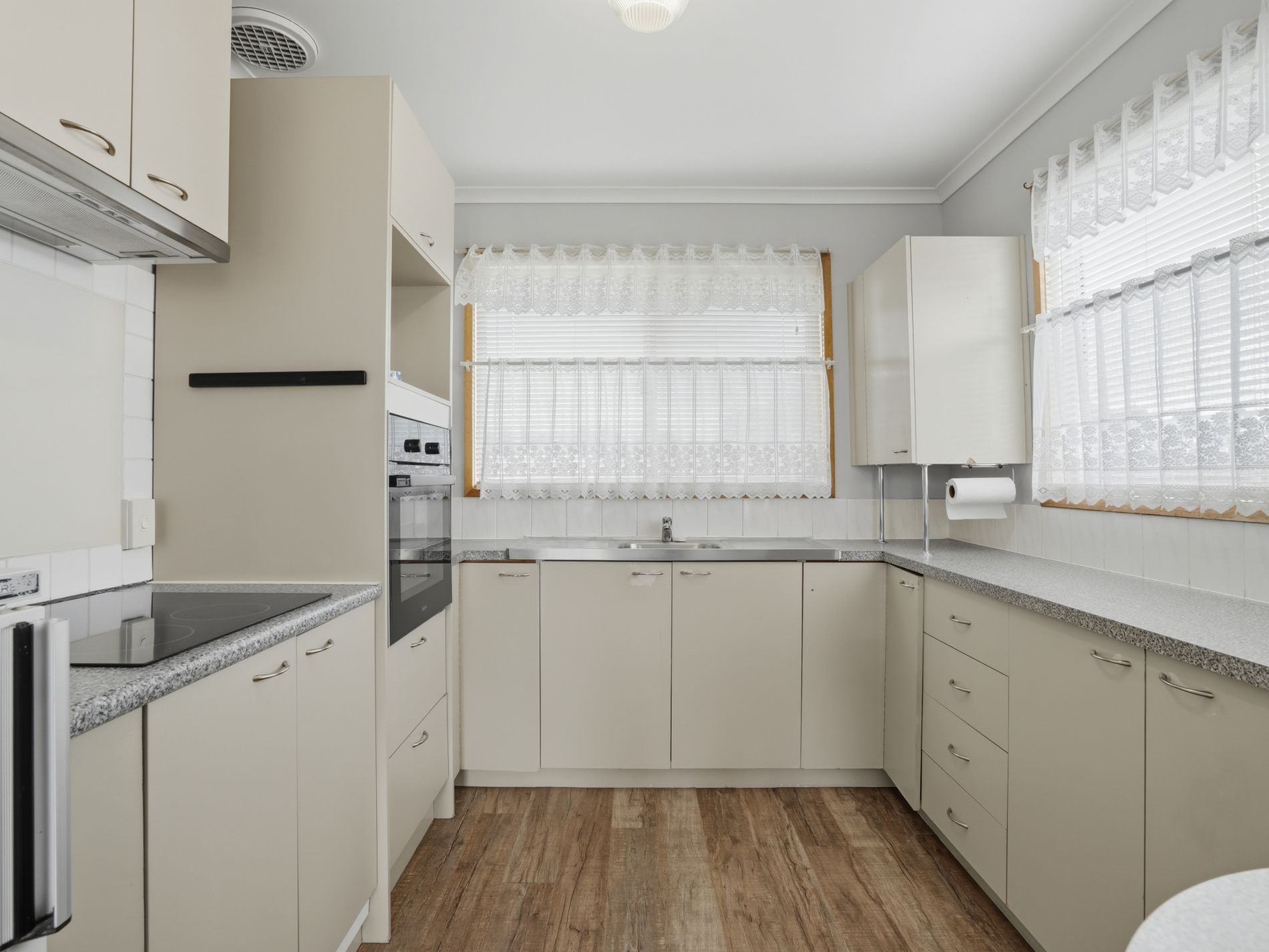 42 Badajos Street, Ross