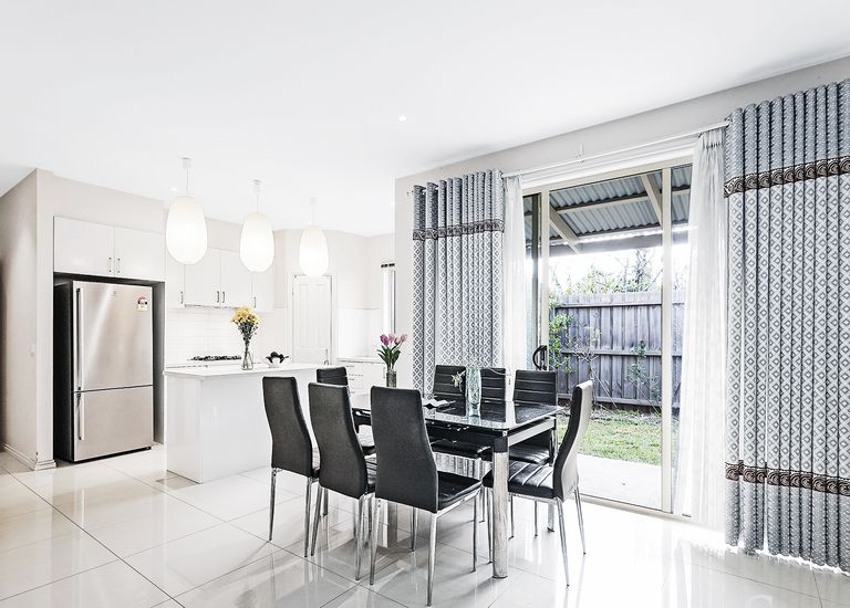 2 / 5 Risdon Drive, Notting Hill
