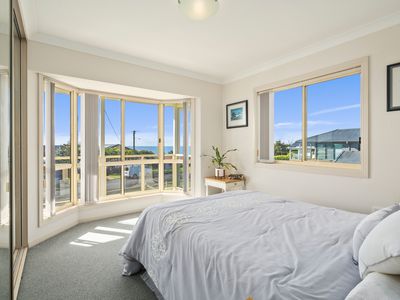 22 Sunset Strip, Manyana