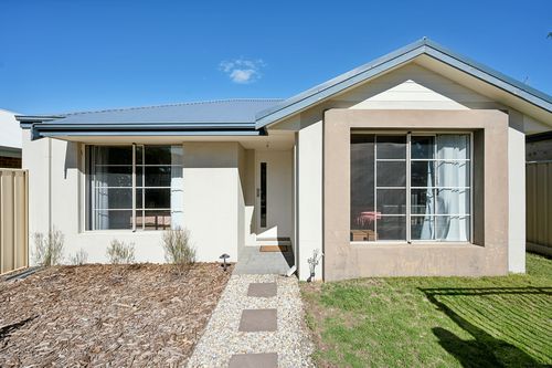 128 Lake Valley Drive, Lakelands