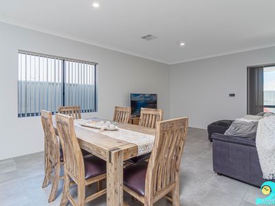 10 Paddle Way, Yanchep