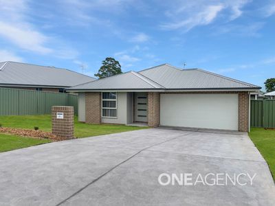 21 Adele Close, Nowra