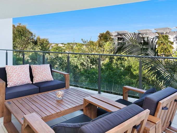 73 / 57 Grand Parade, Parrearra