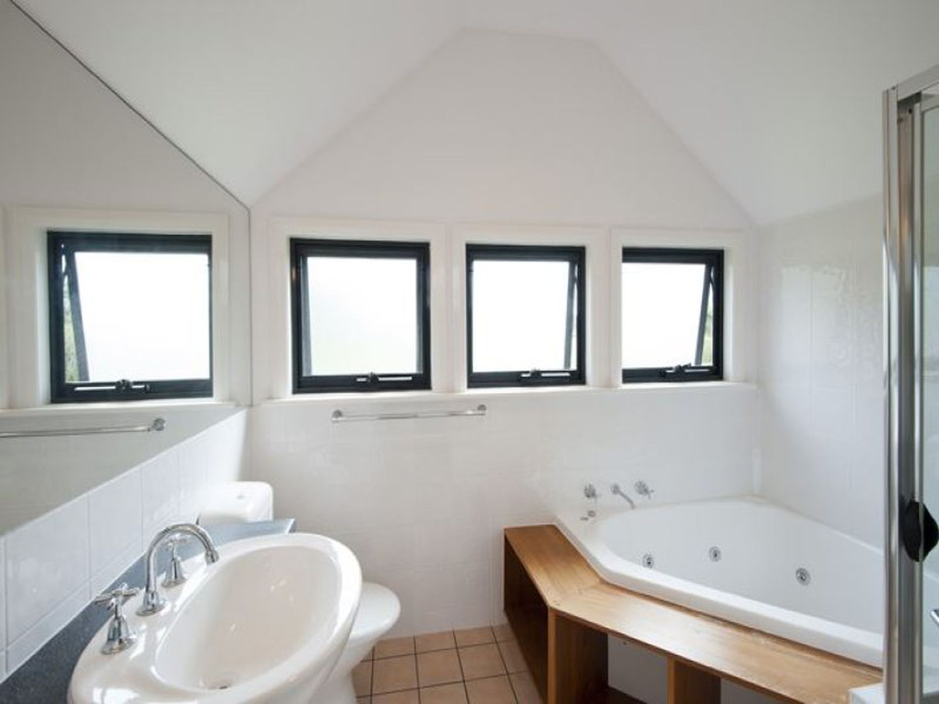 2 / 7 Shepherd Street, Mollymook