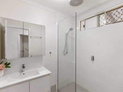 9 / 65 Caloundra Road , Little Mountain