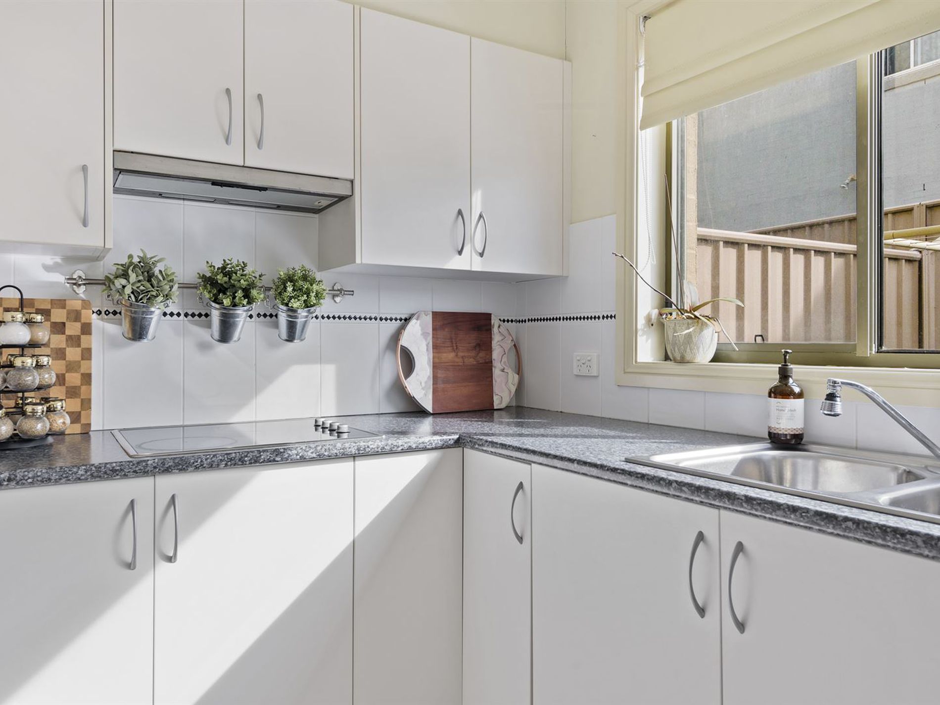 1 / 11 Witherington Avenue, Ulladulla