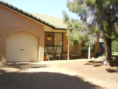 8B Ellis Park Place, Dubbo