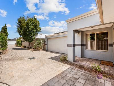 2 / 32 Barnsley Street, Queens Park