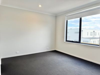 3 Pigment Drive, Mambourin