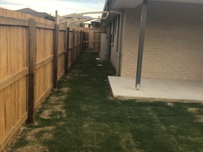 1 / 13 Sharp Cres, Branyan