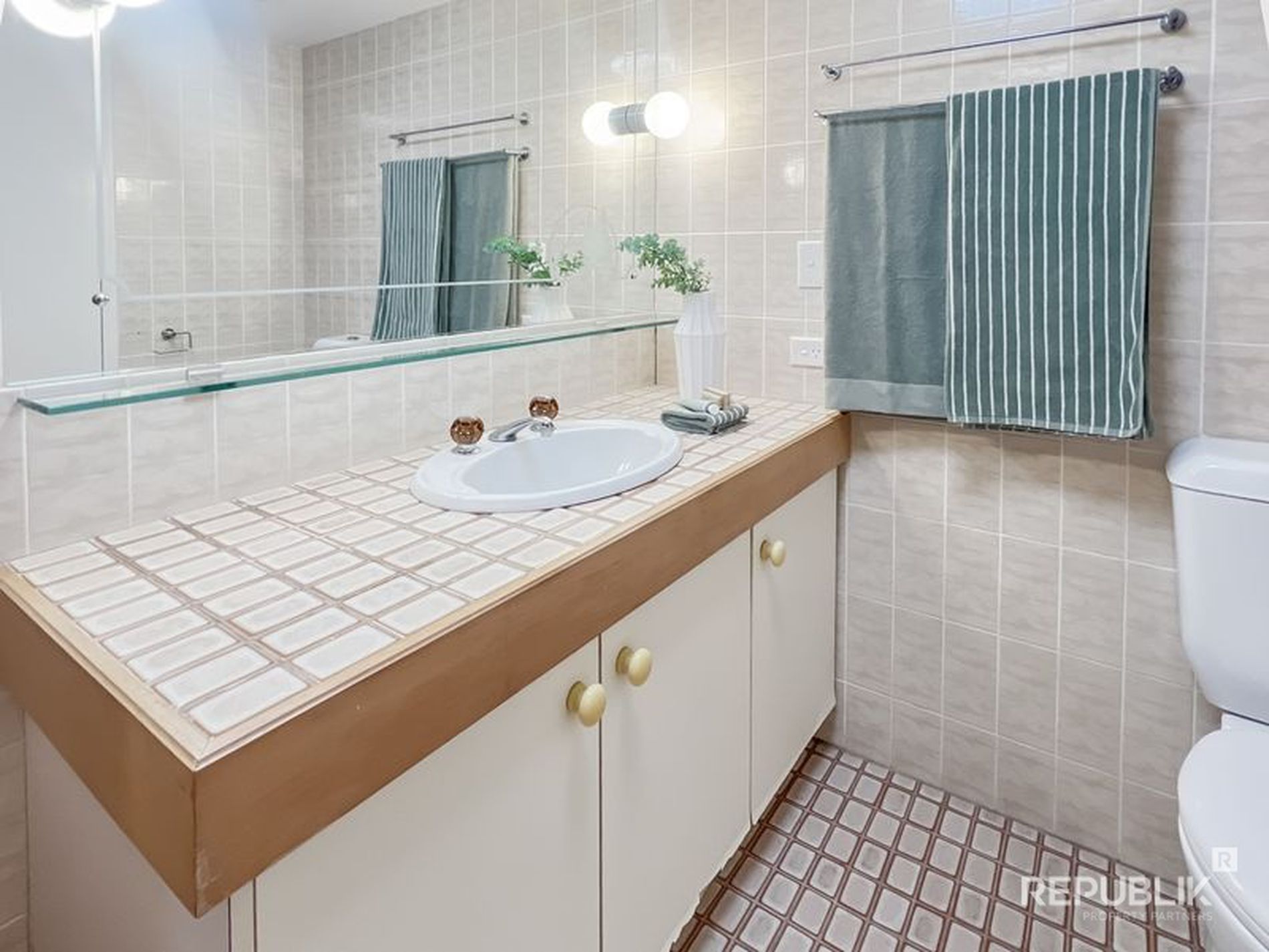40 / 45 HAYLE STREET, Burleigh Heads