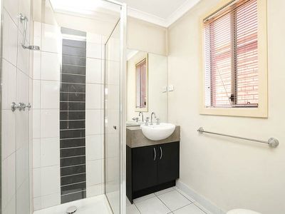 7 Fatham Drive, Wyndham Vale
