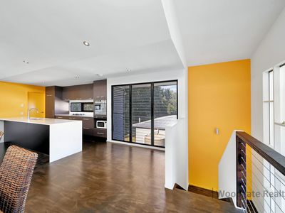 6 WHALE COURT, Woodgate